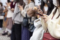 【1～10位】現在の恋人と出会ったきっかけランキング　4位「SNS」、5位「行きつけのお店」…他には？（結果を見る）