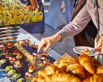 【驚き】ホテルが紹介する朝食ビュッフェでの“NG行為”に賛否「当たり前すぎる」「なぜダメなのか分からん」