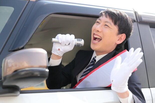 SNS「危ない」　選挙カーから身を乗り出す“箱乗り”は道交法違反？　もし事故起こしたら…リスクを弁護士解説