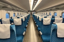 「窓側が空いているのに…」新幹線で“通路側”に座る人はマナー違反？「イラッとする」「相席ブロック」疑惑も