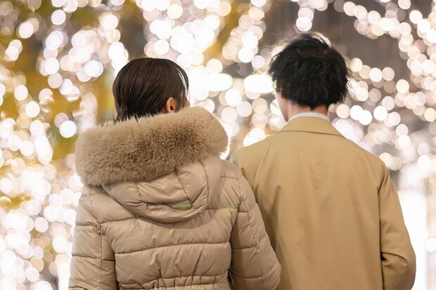 不倫経験のある男女に質問「”浮気”相手は既婚者？」→50代の相手が意外にも？《生々しい本音》