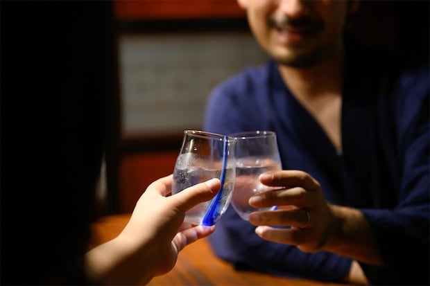 不倫経験のある男女に質問「浮気相手と出会った場所は？」→疑われにくい“環境”があった《生々しい本音》