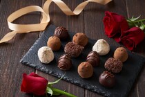 チョコ食べ過ぎると「鼻血」出るって本当？　ウソ？　食品機能の専門家に聞いてみた