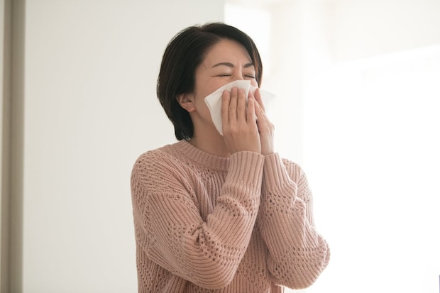 まだ寒いのに鼻ムズムズ…もしかして寒暖差アレルギー、花粉症？　原因＆今すぐすべき対策を耳鼻科医に聞く