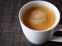 見た目そっくり！　「カフェオレ」と「カフェラテ」は何が違うのか