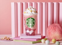 【スタバ】ひなまつり祝う「フラペチーノ」初登場　“ふわサク”食感の「おいり風3色あられ」トッピング
