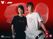 ユニクロUT「ディズニー×F1」コレクション発売　“ミッキー”モチーフのレーストラック、タイヤ痕がデザイン