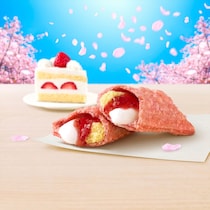 【画像】「すごい！」　これが、ケーキ生地入り「新作パイ」です！
