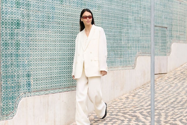 ユニクロ「UNIQLO : C」の“新作”プレミアムリネン カプセルコレクション発売　エレガンスなジャケット、軽やかな着心地のワークシャツ