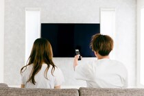 たかがテレビと侮るなかれ！夫に「チャンネル権」を握らせてはいけない深～い理由とは？“録画”では解決しないワケ