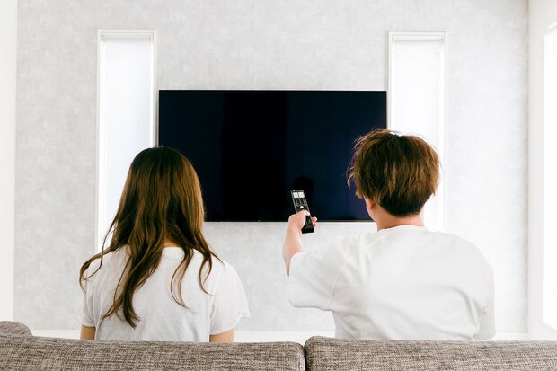 たかがテレビと侮るなかれ！夫に「チャンネル権」を握らせてはいけない深～い理由とは？“録画”では解決しないワケ