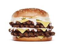 【バーガーキング2025年】去年もやばい！　総重量550グラム、1692キロカロリーの「イエティ」です！