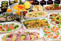 「食べ放題」「飲み放題」の飲食物、勝手に持ち帰ると違法？　弁護士解説