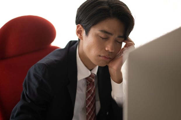 春の「寒暖差疲労」を食べてリセット！　自律神経を整えるのに役立つコンビニ飯＆ストック食材とは【管理栄養士に聞く】