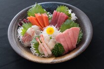 いまさら聞けない…刺し身に添えられている「菊の花」は食べてもOK？