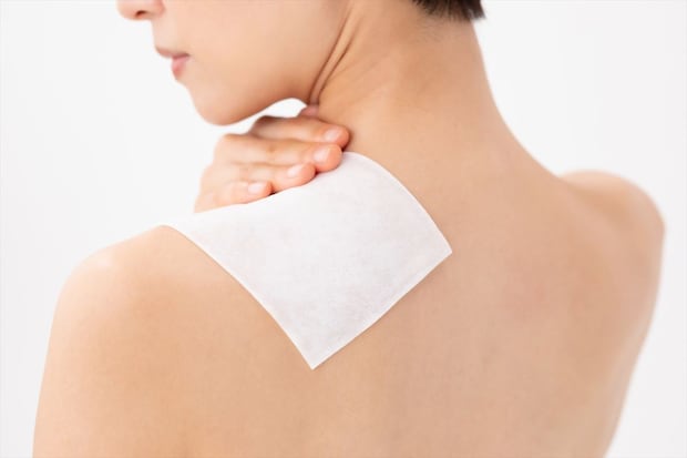 「肩こり」に湿布や塗り薬　実は“効果”がない？　放置→頭痛＆睡眠障害に