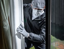 【恐怖】「入りやすそうだった」　元刑事が明かす、泥棒に狙われる家の共通点とは