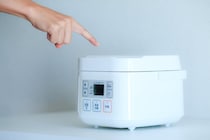 「アイラップを炊飯器に入れるなッッッ！！！！！！！」　公式アカウントの“強い注意喚起”に「ダメだったの？」「危ない」