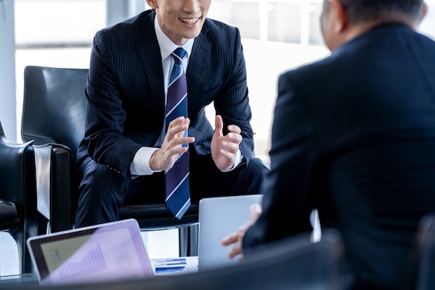 前職の「人脈」生かすのはNG？　転職後の営業でうっかり“犯罪”に該当するリスクとは【弁護士解説】