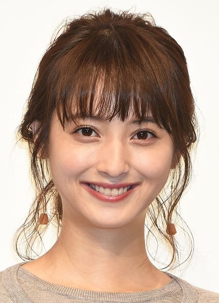 「うさぎ顔でかわいい」女性芸能人ランキング　3位「吉岡里帆」2位「佐々木希」…1位は“笑顔がかわいい”人
