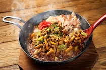 【写真】“禁断のタッグ”すぎる　五感を刺激する「丸亀うどんメシ」全4メニューを見る！　　おいしそう！