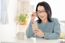 老眼鏡の「掛けっぱなし」はNG？　遠近両用レンズとの決定的な違いとは【メガネスーパーが紹介】
