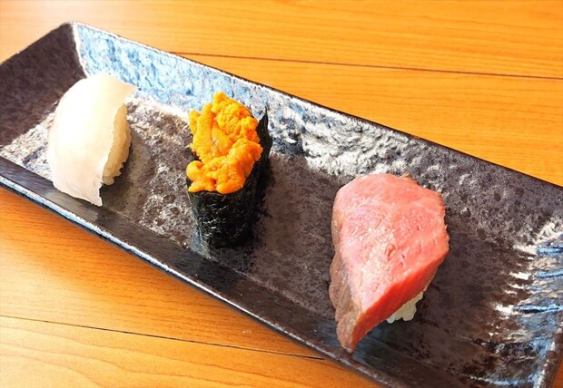 【くら寿司】「熟成 桜鯛」特別価格110円、「うに」230円…「桜鯛とうにと肉」フェア 「藤原系」第3弾“禁断”まぜそばも