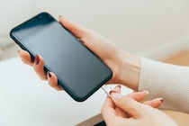 【えっ】スマホのバッテリー、「急速充電で劣化が早まる」は本当？　大手3社に聞く