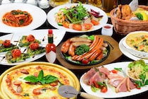 オーダー式「食べ放題」で料理がなかなか来ない…返金は無理！？　支払い拒否できる条件とは【弁護士解説】