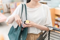 【万引き】繰り返してしまう「窃盗症」　なりやすい人の特徴＆治療法を精神科専門医が解説