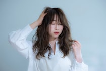 「毛先をぬらすのは逆効果？」　やっかいな“寝ぐせ”を一瞬で直す「根元リセット」術とは　美容師が教える時短のコツ