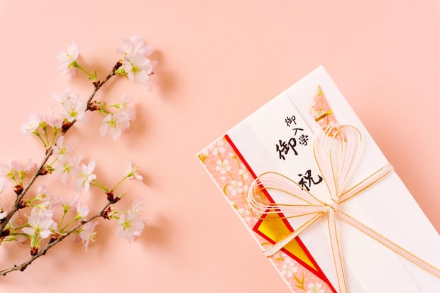 「100万円が実質80万円に？」　物価高で貯金放置はリスク？　子どもの「入学祝い」を10年後に残す運用術【FP解説】