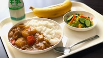 「給食メニュー」人気ランキング　3位「きなこ揚げパン」2位「カレーライス」…1位は？