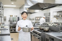 【給食】直径“15センチ”ぎょうざ　学校給食で誕生した「津ぎょうざ」とは