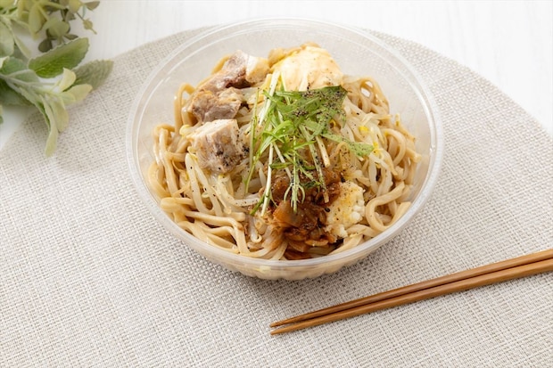 セブンイレブン「中華蕎麦とみ田」監修「冷し豚まぜ麺」新発売 人気「豚ラーメン」イメージした“冷し麺”