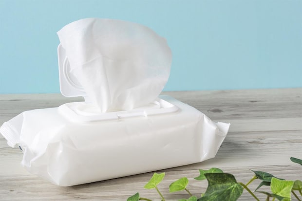 意外と知らない、ウェットティッシュの保存方法「乾いて使えない」を防ぐ“ひと工夫”とは?【エルモアが紹介】