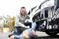 車で“信号無視”の歩行者はねた…それでも運転手は罪に問われる？