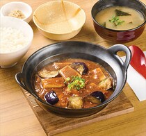 【写真】ヤバイ！　＋70円で豪華に！　「～四川風～辛旨・麻婆茄子豆腐定食」新商品をもっと見る！