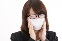 【便利】花粉症でマスク着けても「眼鏡」曇らない！　メーカー直伝の“裏技”とは