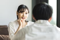 《モテそうな男性》の“雰囲気”ランキング　3位「ポジティブ」2位「穏やか」…女性100人が答えた1位は？