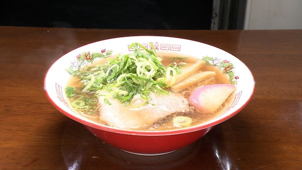 中華そば500円、ホルモンラーメン700円、“牛骨スープ”カレー250円…「オモウマい店」登場　「ショック」赤字補填“ウーバーイーツ”店主も