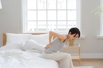 【要注意】ただの「腰痛」だと思ったら…実は危険な“病気”だった？　これが“隠れた病気”です！