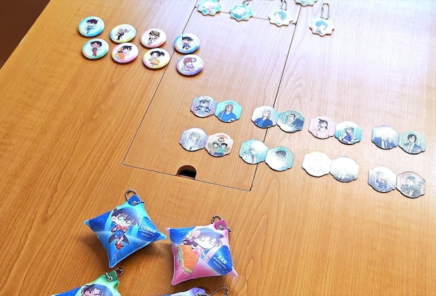 【今日から】くら寿司×「名探偵コナン」コラボ第3弾　コナン、蘭らデザインのクッションチャームがもらえる