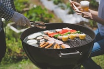 自宅庭でのバーベキューに「まじ迷惑」「通報」…ひょっとして“違法”なの？　弁護士が説く賠償責任のリスクとは