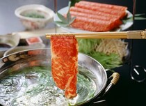 【ひどい】しゃぶしゃぶ食べ放題に3時間いて“2皿”しか出さない店、法的には？