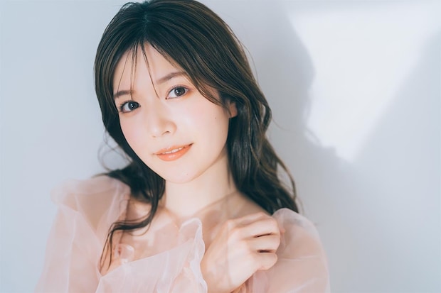 男性100人が答えた《モテる女性》→ドキッとする行動は？「雑談中に手や腕を…」「じっと目を見て、話を聞いてくれる」