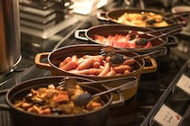 【ホテル】朝食バイキングで「食べ物」空っぽ…“返金請求”できる？