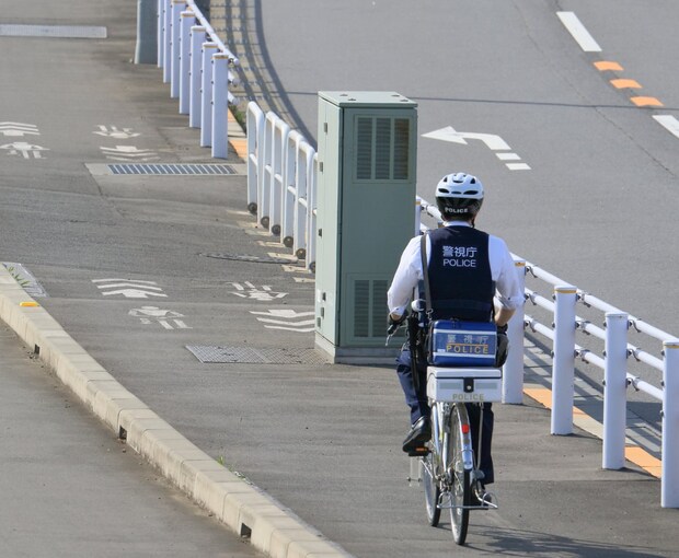 【自転車】「手信号なしは違反」 警察官かたる詐欺に注意…もし支払ってしまったら返金請求できる? 弁護士に聞く