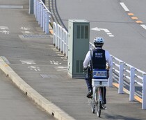 【要注意】これが、車の運転時に「道交法」違反に問われる可能性のある“服装”です（画像6枚）