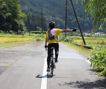 【自転車の青切符】「手信号」しないと“反則金”科されるって本当？